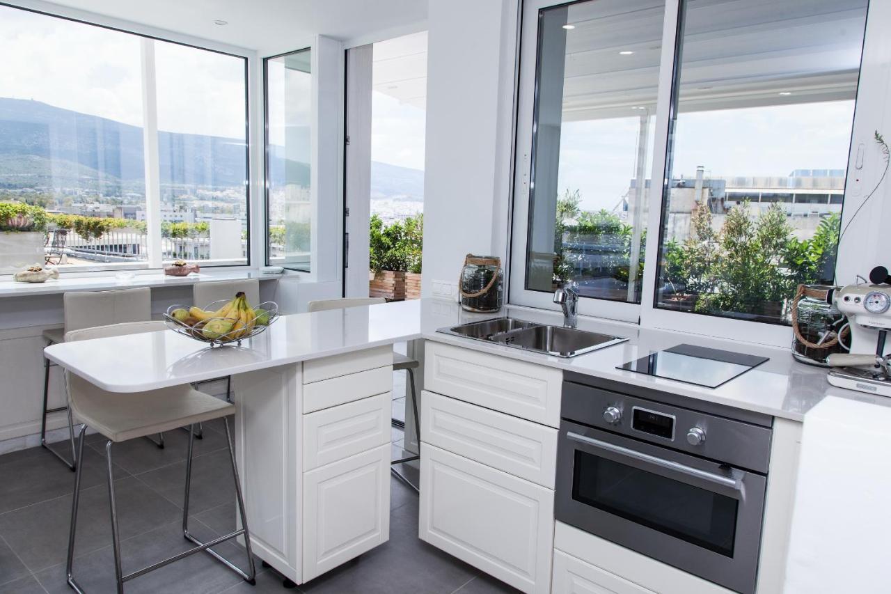 Gorgeous Penthouse With Private Jacuzzi And Amazing View! Apartment Атина Екстериор снимка