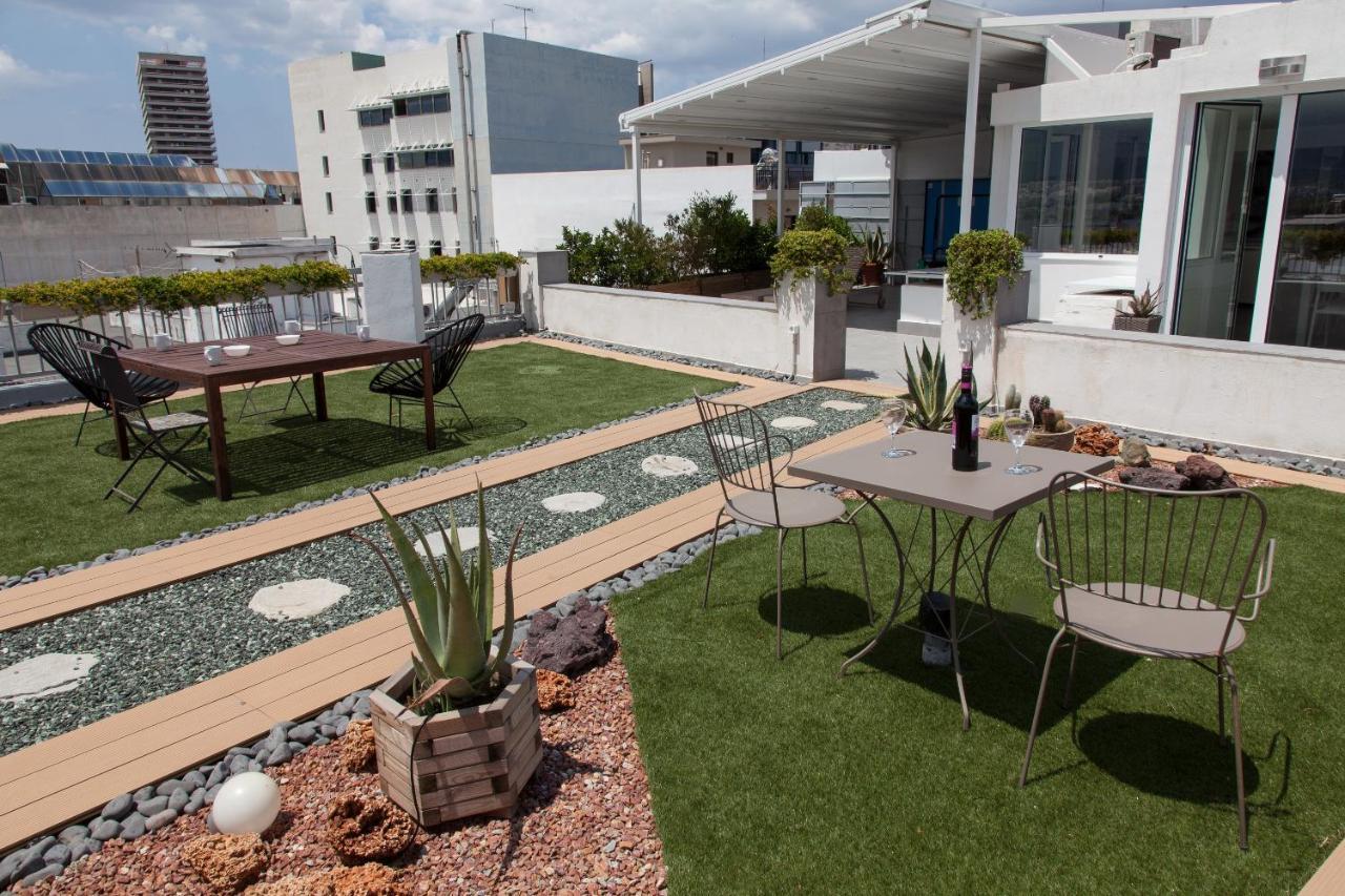 Gorgeous Penthouse With Private Jacuzzi And Amazing View! Apartment Атина Екстериор снимка