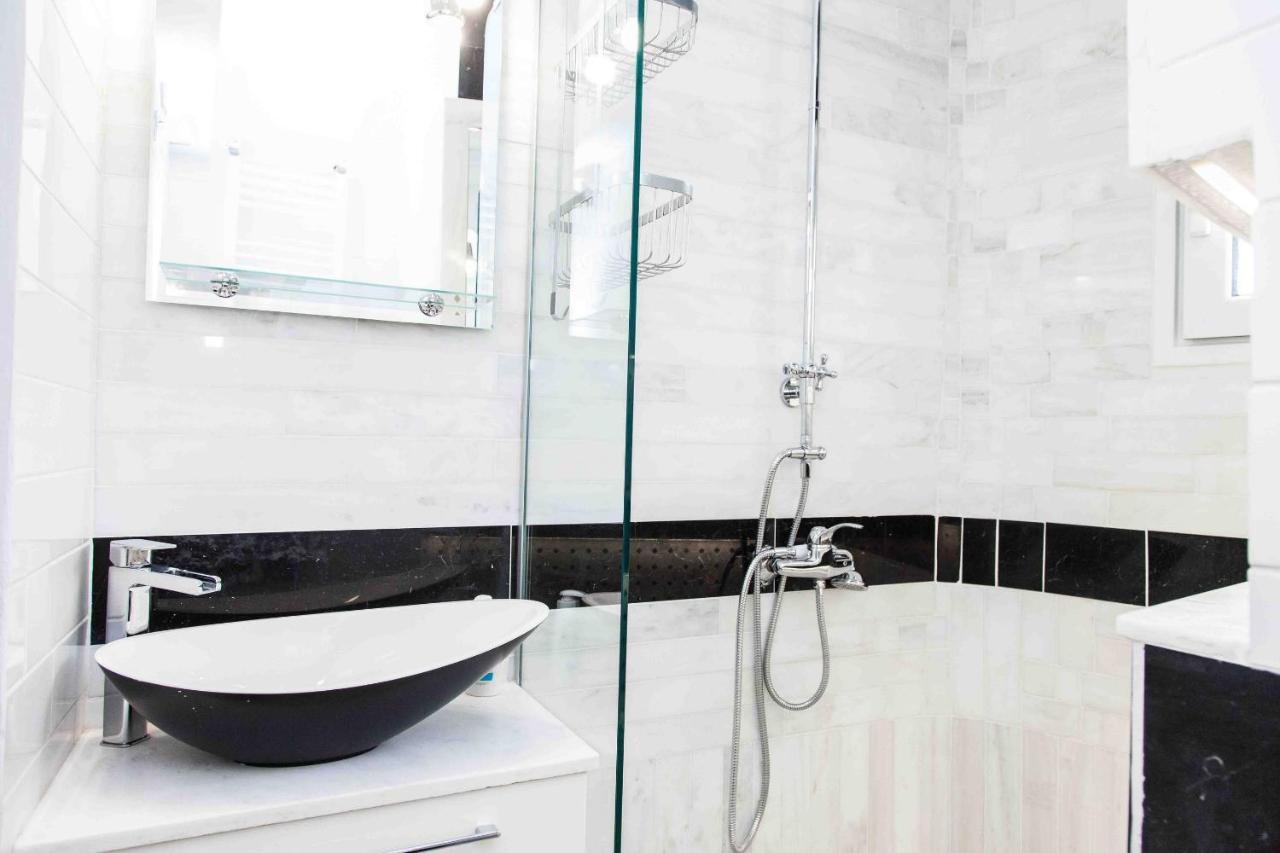 Gorgeous Penthouse With Private Jacuzzi And Amazing View! Apartment Атина Екстериор снимка